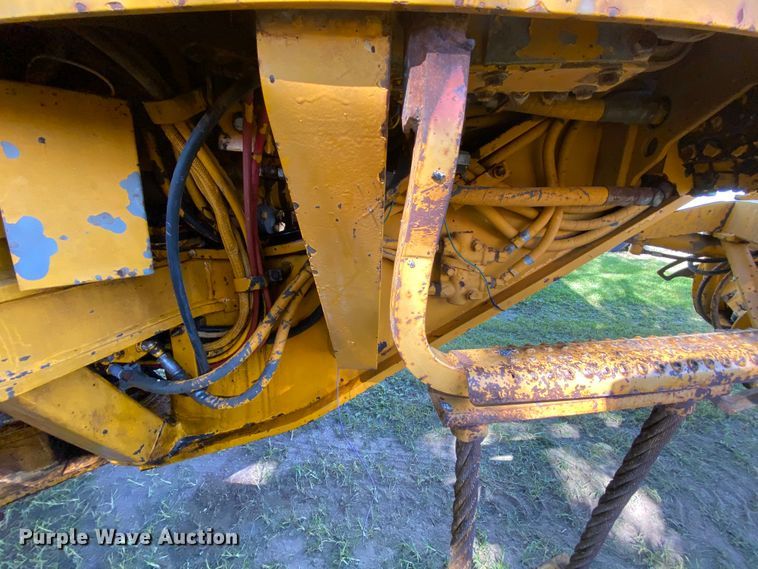 image for item HA9550 1983 Caterpillar 120G  motor grader