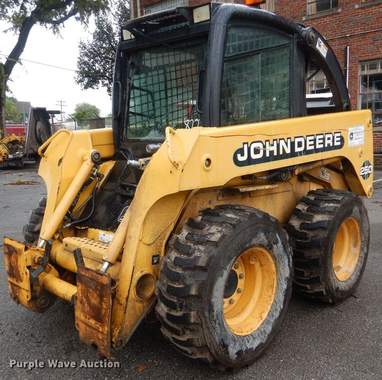 image for item HA9624 1999 John Deere 250  skid steer loader