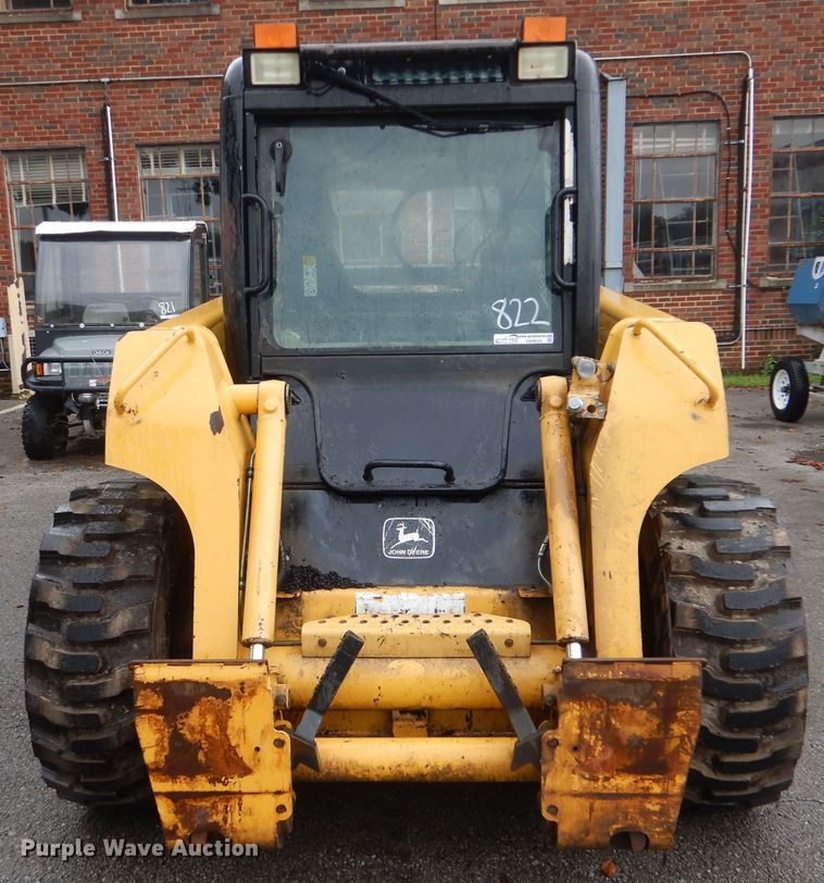 image for item HA9624 1999 John Deere 250  skid steer loader