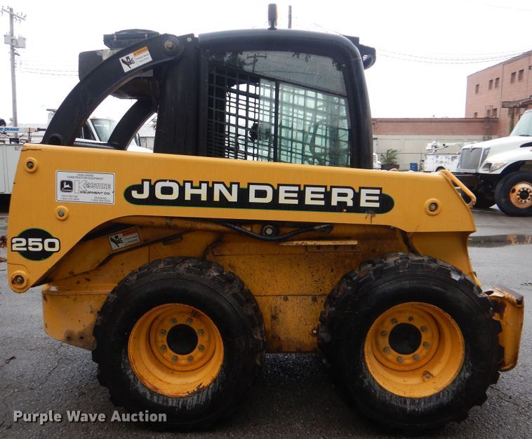 image for item HA9624 1999 John Deere 250  skid steer loader