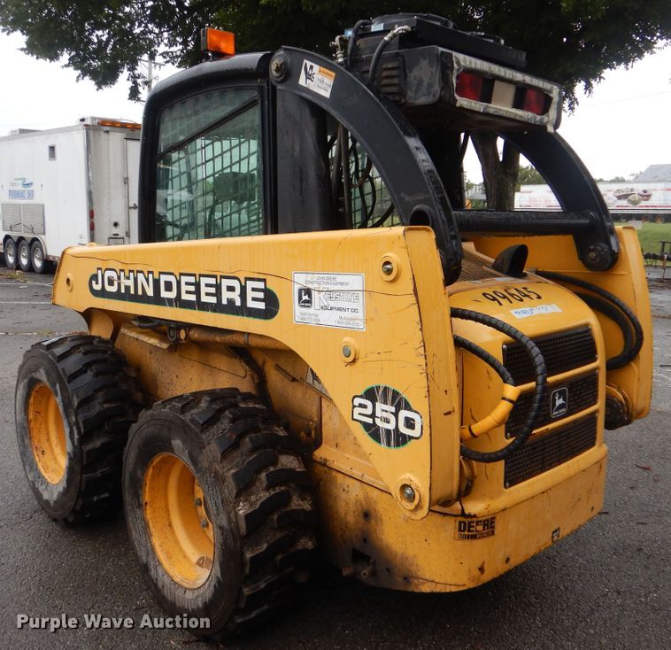image for item HA9624 1999 John Deere 250  skid steer loader