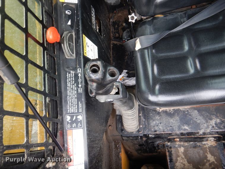 image for item HA9624 1999 John Deere 250  skid steer loader