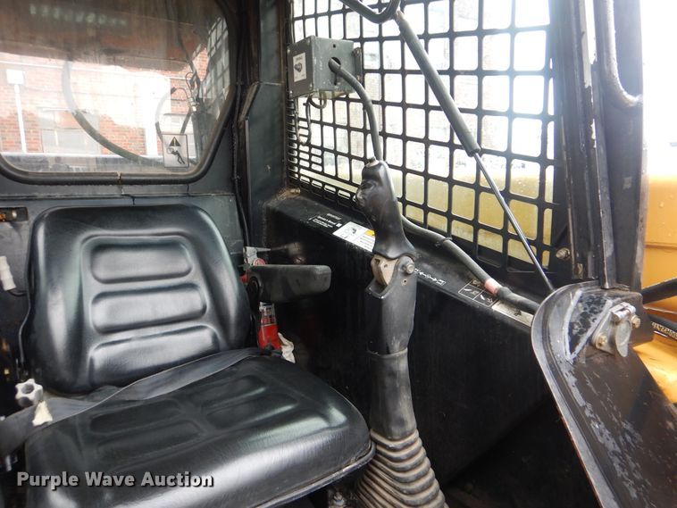 image for item HA9624 1999 John Deere 250  skid steer loader