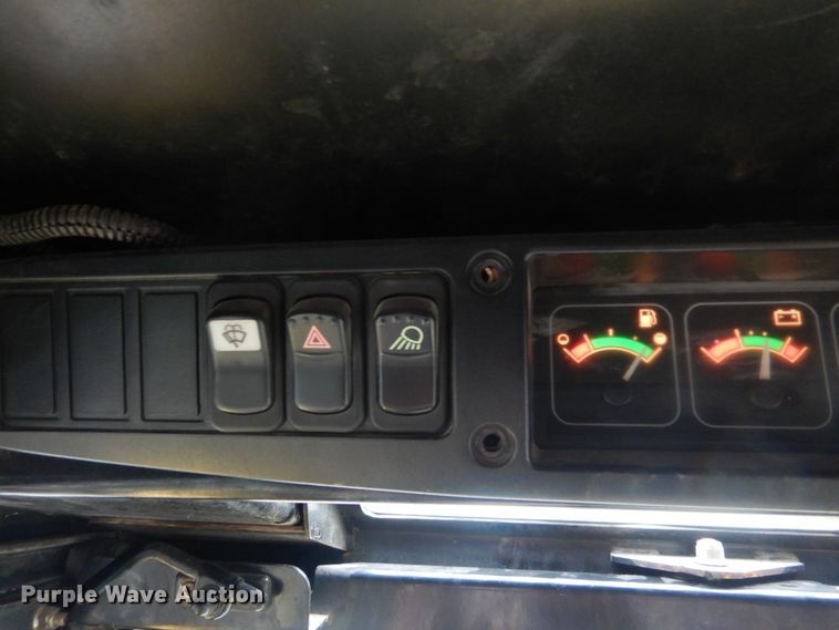 image for item HA9624 1999 John Deere 250  skid steer loader