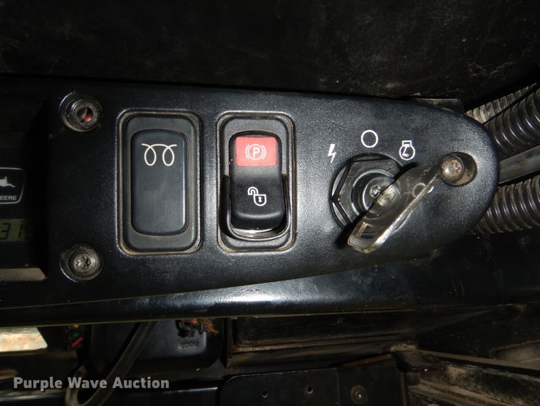 image for item HA9624 1999 John Deere 250  skid steer loader