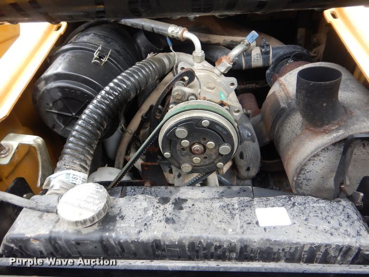 image for item HA9624 1999 John Deere 250  skid steer loader