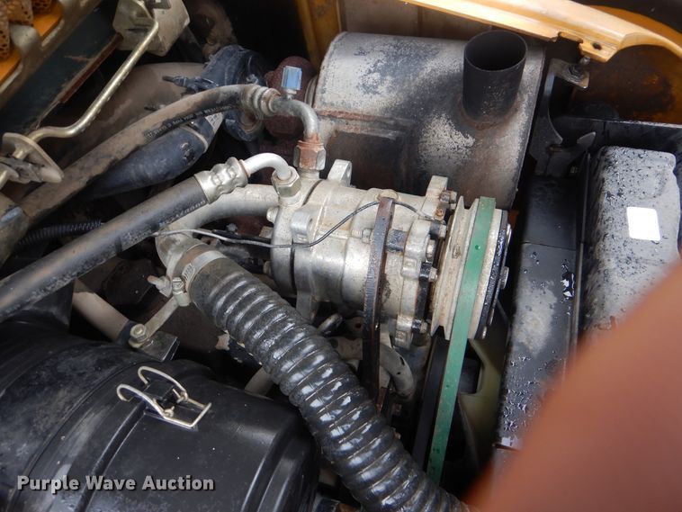 image for item HA9624 1999 John Deere 250  skid steer loader