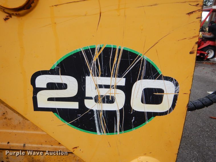 image for item HA9624 1999 John Deere 250  skid steer loader
