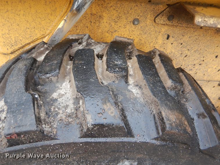 image for item HA9624 1999 John Deere 250  skid steer loader