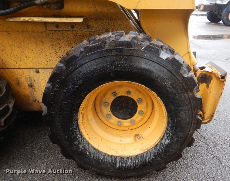 image for item HA9624 1999 John Deere 250  skid steer loader