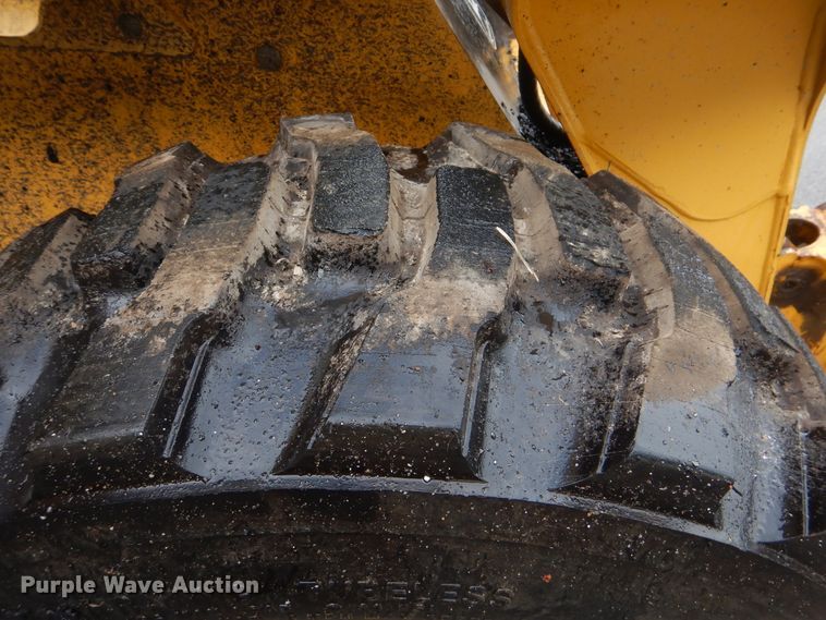 image for item HA9624 1999 John Deere 250  skid steer loader