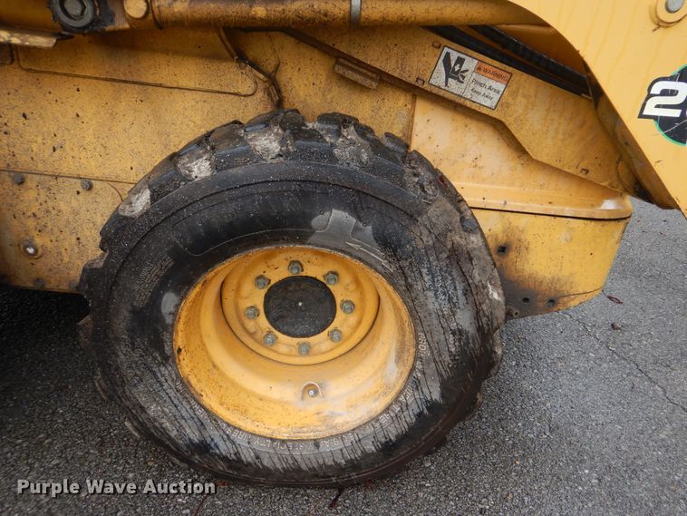 image for item HA9624 1999 John Deere 250  skid steer loader