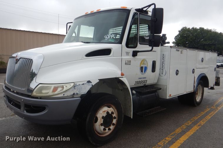 image for item HA9626 2006 International 4300  utility truck