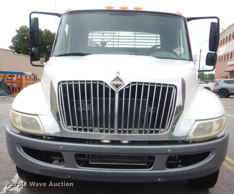 image for item HA9626 2006 International 4300  utility truck