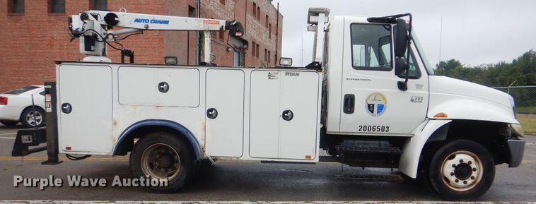 image for item HA9626 2006 International 4300  utility truck