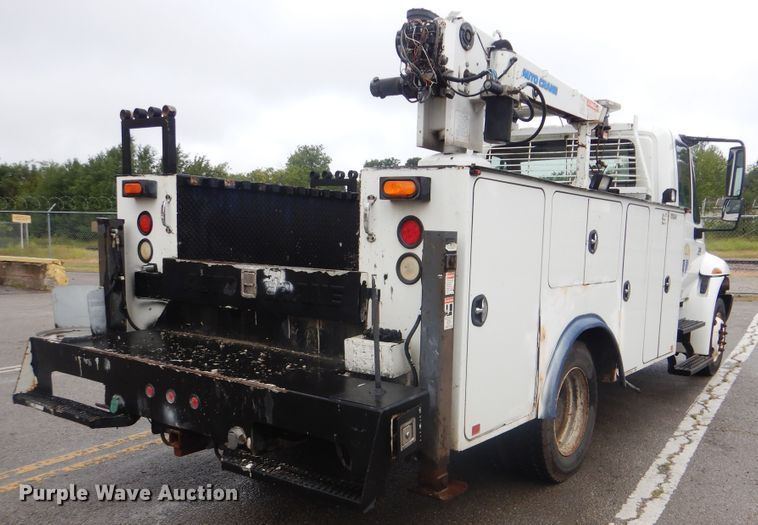 image for item HA9626 2006 International 4300  utility truck