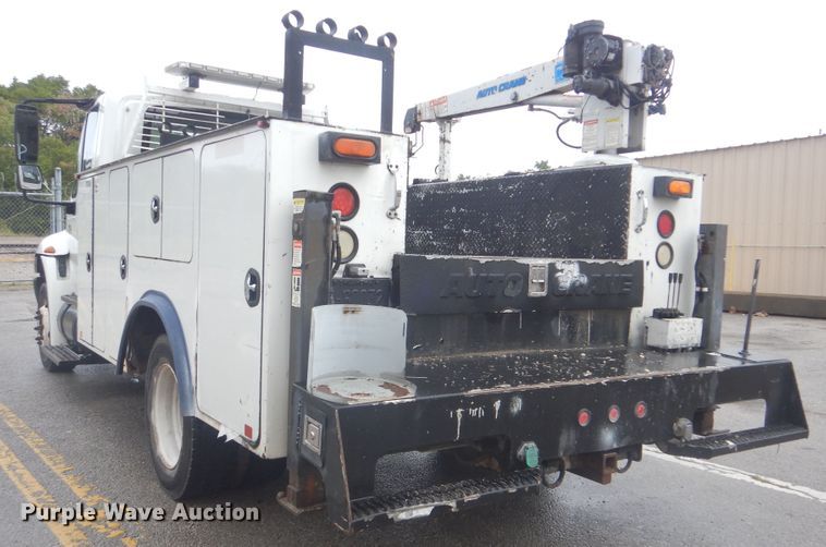 image for item HA9626 2006 International 4300  utility truck