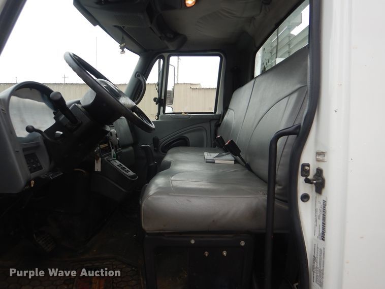 image for item HA9626 2006 International 4300  utility truck