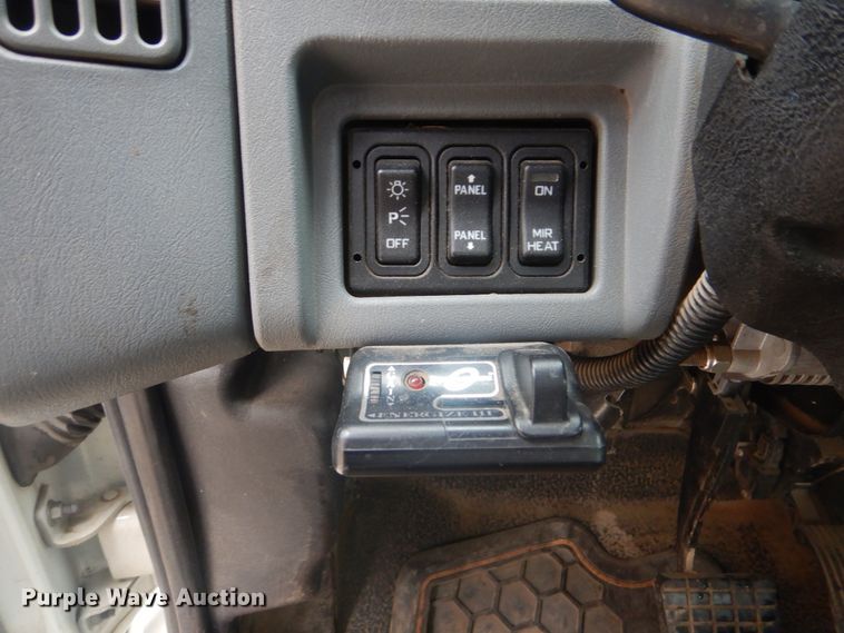 image for item HA9626 2006 International 4300  utility truck