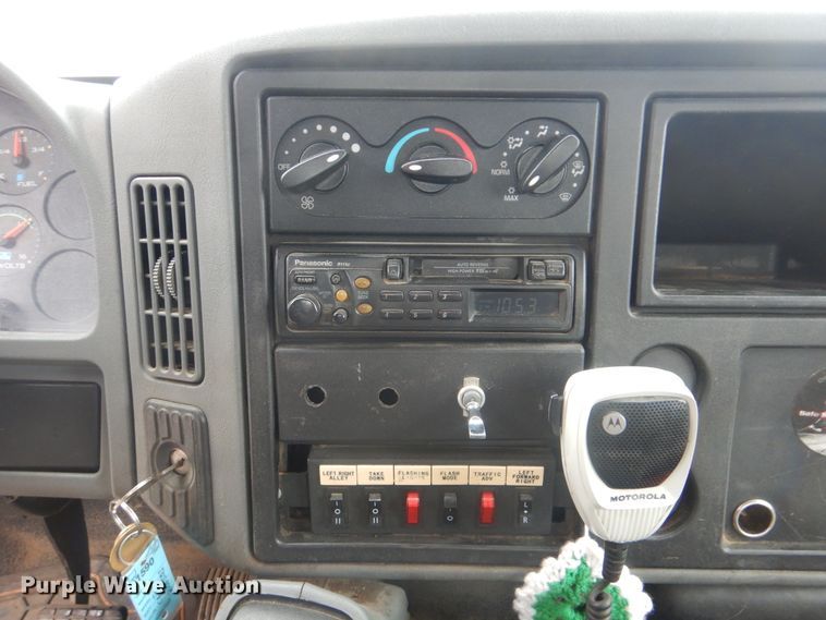 image for item HA9626 2006 International 4300  utility truck