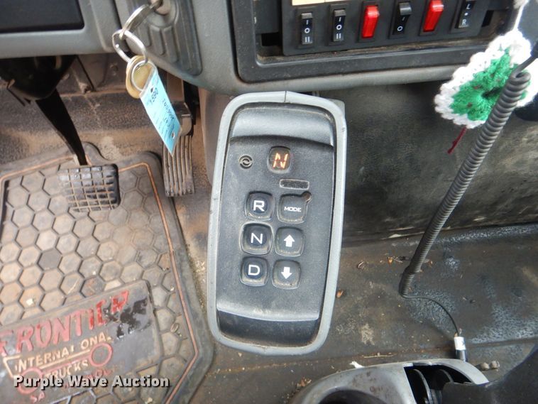 image for item HA9626 2006 International 4300  utility truck