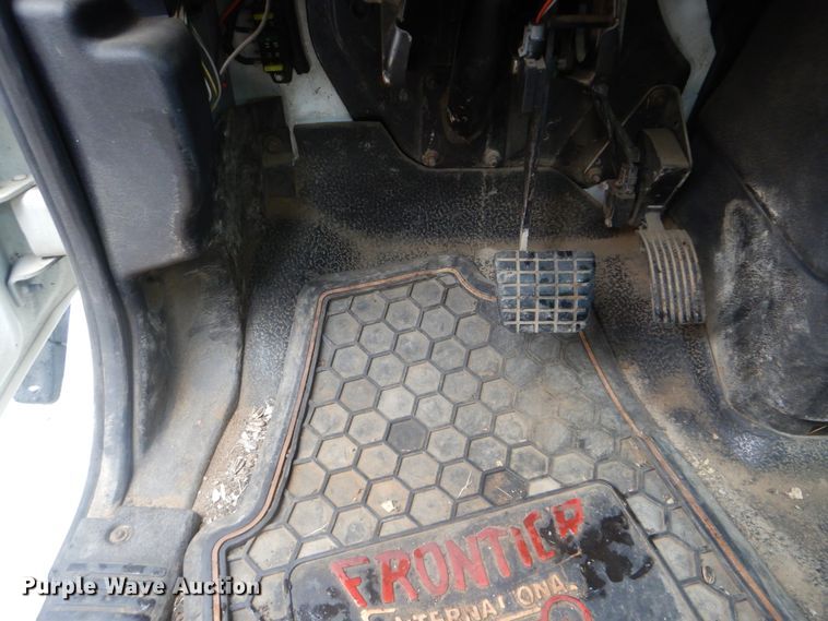 image for item HA9626 2006 International 4300  utility truck