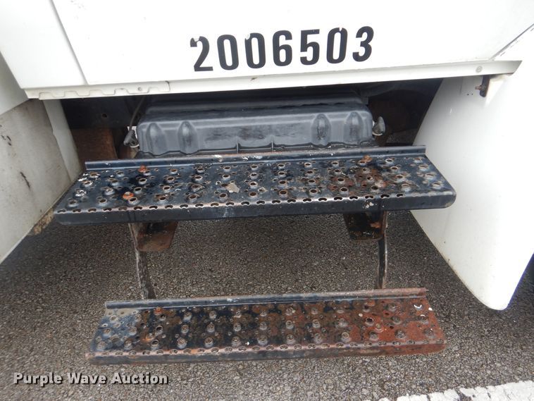 image for item HA9626 2006 International 4300  utility truck