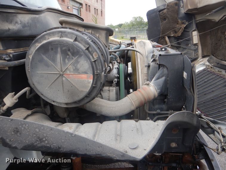 image for item HA9626 2006 International 4300  utility truck