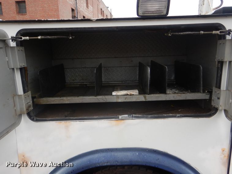 image for item HA9626 2006 International 4300  utility truck