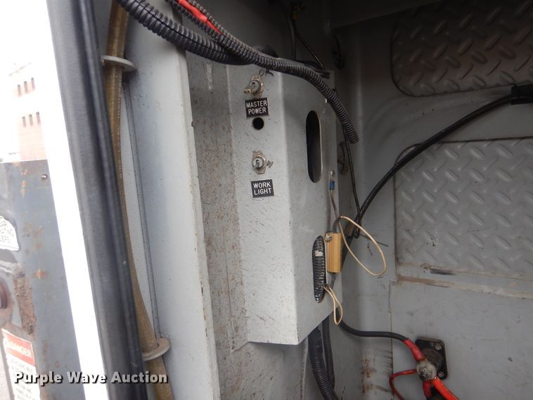 image for item HA9626 2006 International 4300  utility truck