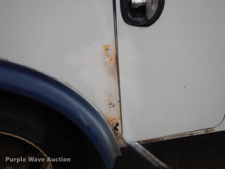 image for item HA9626 2006 International 4300  utility truck