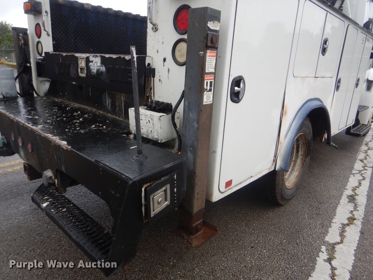 image for item HA9626 2006 International 4300  utility truck