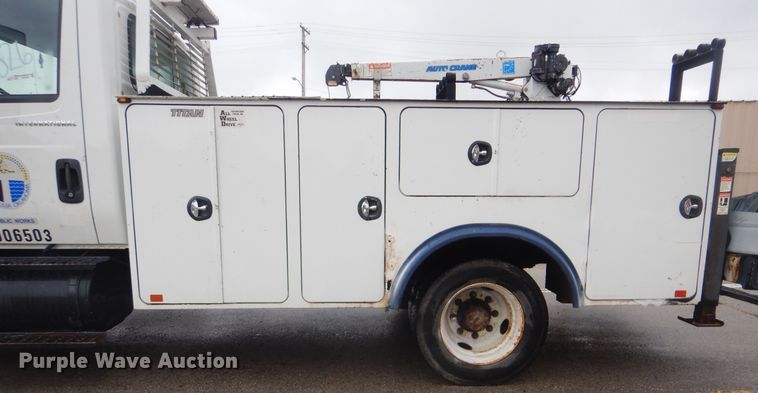 image for item HA9626 2006 International 4300  utility truck