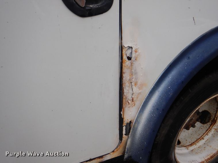 image for item HA9626 2006 International 4300  utility truck