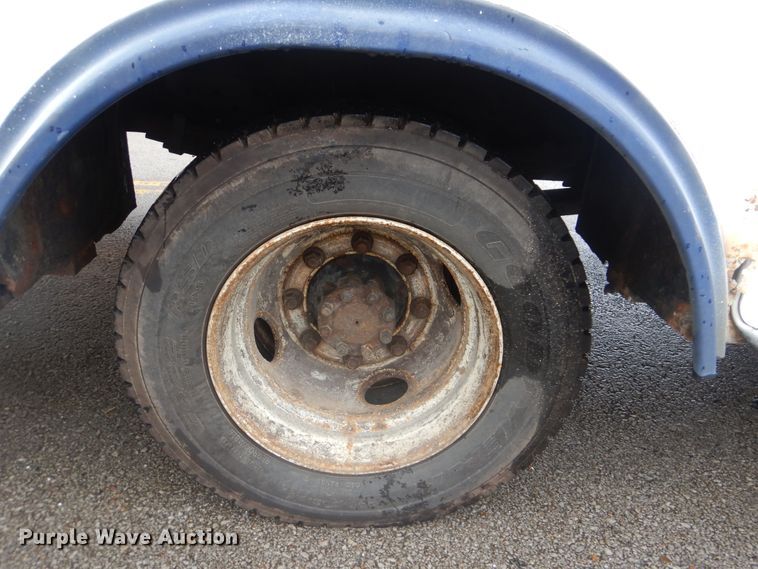 image for item HA9626 2006 International 4300  utility truck