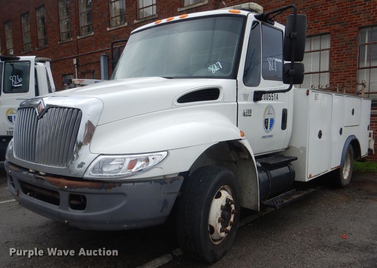 image for item HA9627 2005 International 4300  utility truck