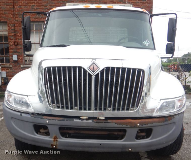 image for item HA9627 2005 International 4300  utility truck