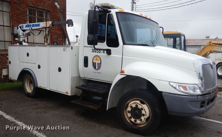 image for item HA9627 2005 International 4300  utility truck