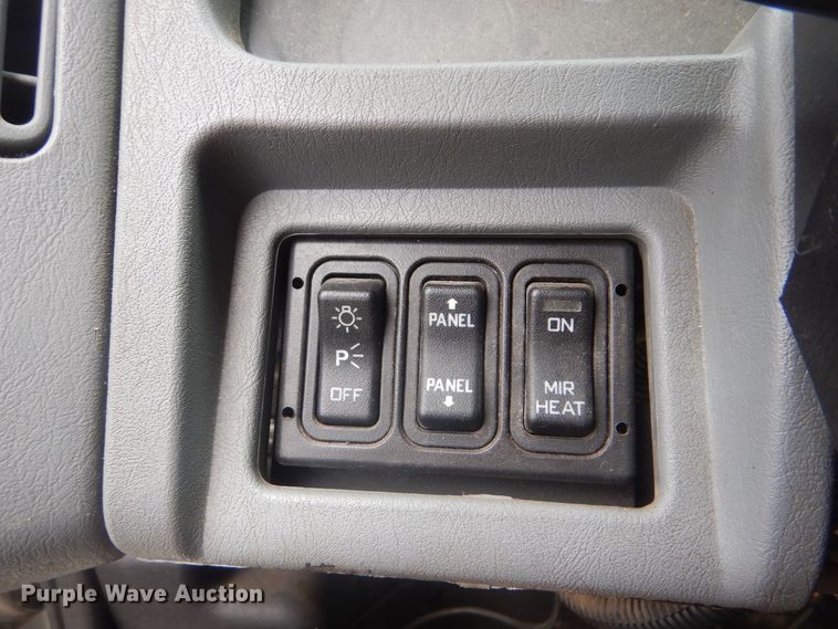 image for item HA9627 2005 International 4300  utility truck