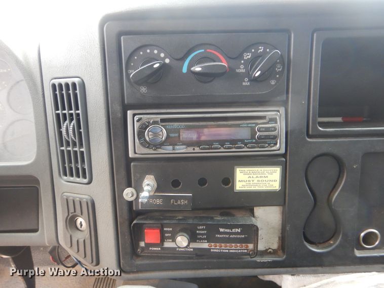 image for item HA9627 2005 International 4300  utility truck