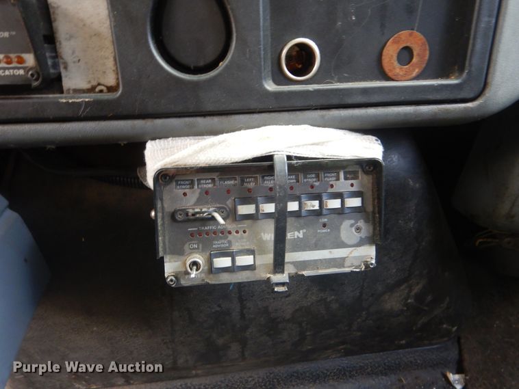 image for item HA9627 2005 International 4300  utility truck