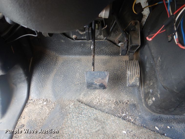 image for item HA9627 2005 International 4300  utility truck