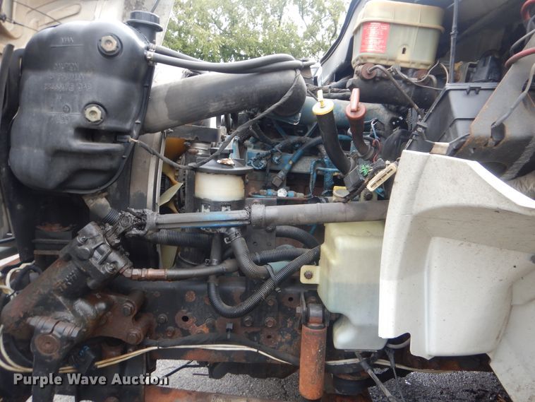 image for item HA9627 2005 International 4300  utility truck