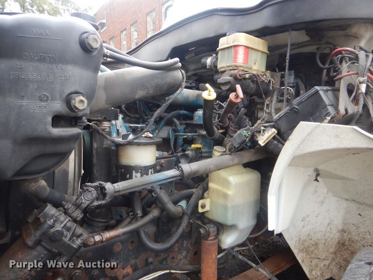 image for item HA9627 2005 International 4300  utility truck