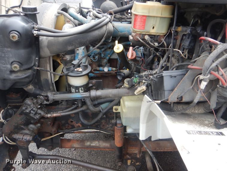 image for item HA9627 2005 International 4300  utility truck