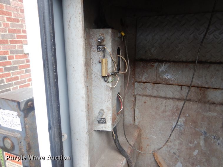 image for item HA9627 2005 International 4300  utility truck