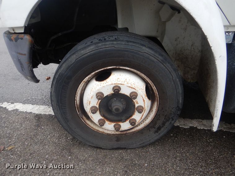 image for item HA9627 2005 International 4300  utility truck