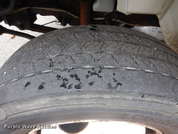 image for item HA9627 2005 International 4300  utility truck