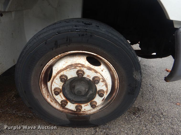 image for item HA9627 2005 International 4300  utility truck