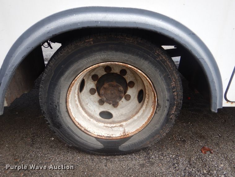 image for item HA9627 2005 International 4300  utility truck